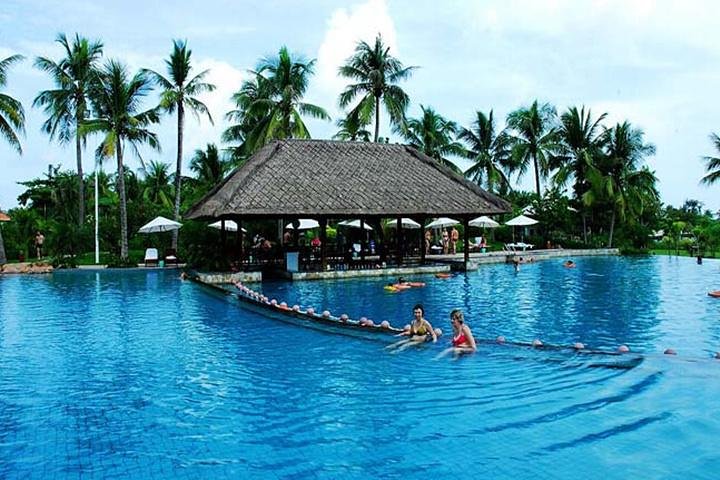 Sanya Half Day Private Tour of Nantian Hot Spring