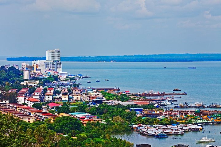 Full-Day Sepilok Orangutan and Sandakan City Trail from Kota Kinabalu