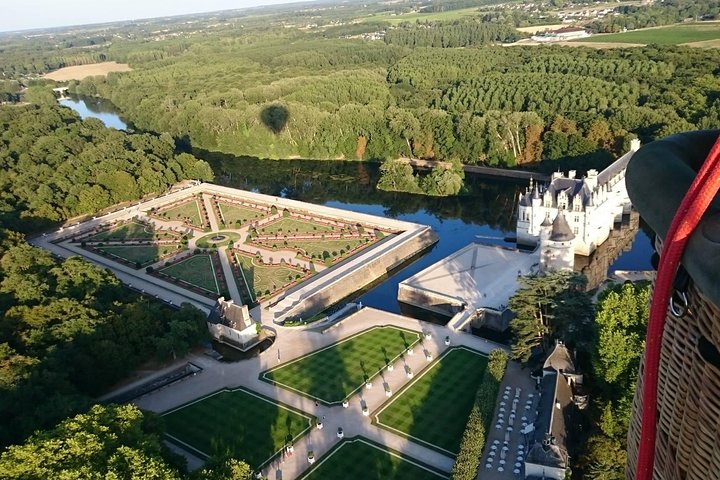 Hot-Air Balloon Ride over the Loire Valley, Amboise or Chenonceau