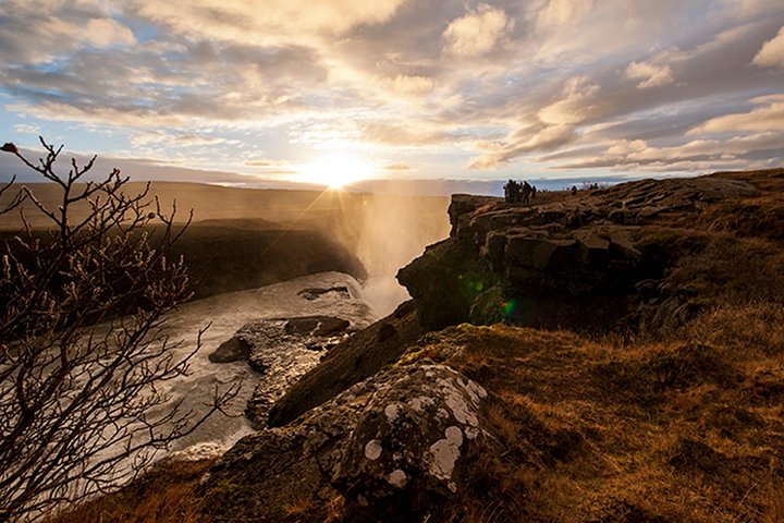 Golden Circle, Volcano Crater and Blue Lagoon Small-Group Tour