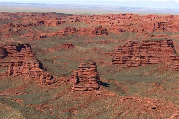 Private Hiking Tour: Pingshanhu Grand Canyon and the Horse Hoof Temple Grottoes