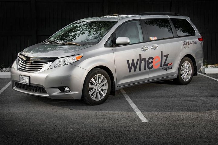 Private ROUNDTRIP Transfer Buffalo Airport (BUF)-Niagara Falls