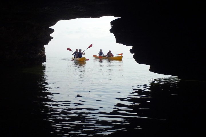 Cave Point Kayak Tour