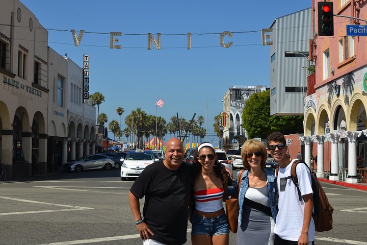 Full-Day Iconic Sights of LA, Hollywood, Beverly Hills, Beaches and More