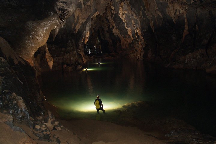 Paradise Cave & Dark Cave All-Inclusive 1-Day