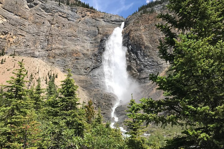 Lake Louise, Moraine Lake & Yoho Waterfalls from Golden BC Tour