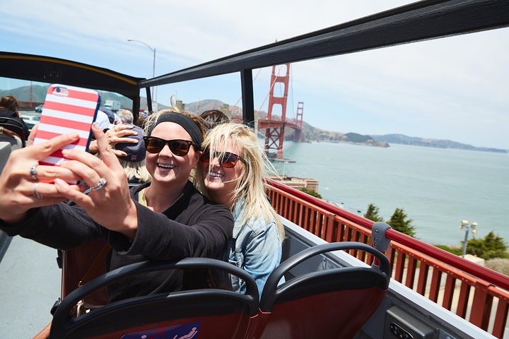 SF: Hop-on Hop-off Sightseeing Tour with Optional Sunset Tour