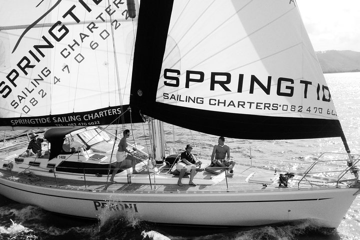 Knysna Sunset Sailing Cruise, Light Dinner & Bubbly