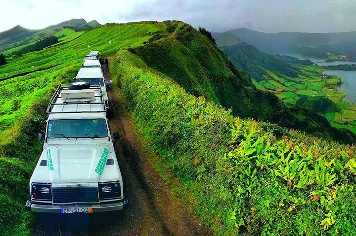 Jeep Tour Full Day Sete Cidades & Lagoa do Fogo with lunch and drinks included.