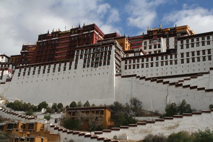 Lhasa Tour: A Glimpse of Tibet