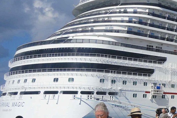 San Antonio Port to Santiago Airport or Hotel Private Transfer