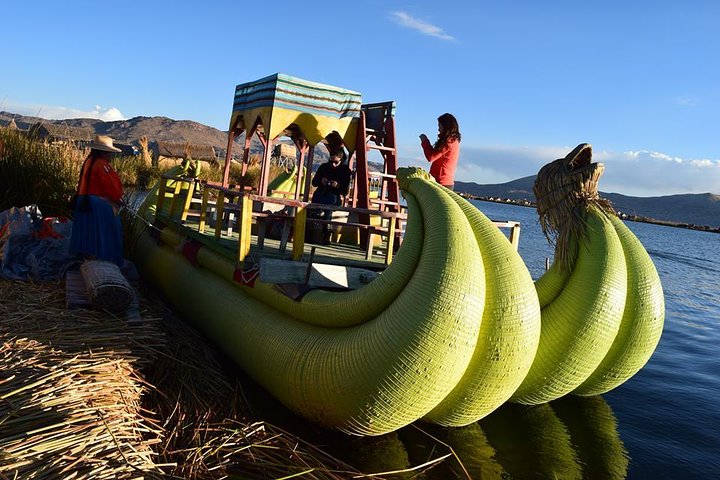 3h Boat Tour to Uros Island from Puno