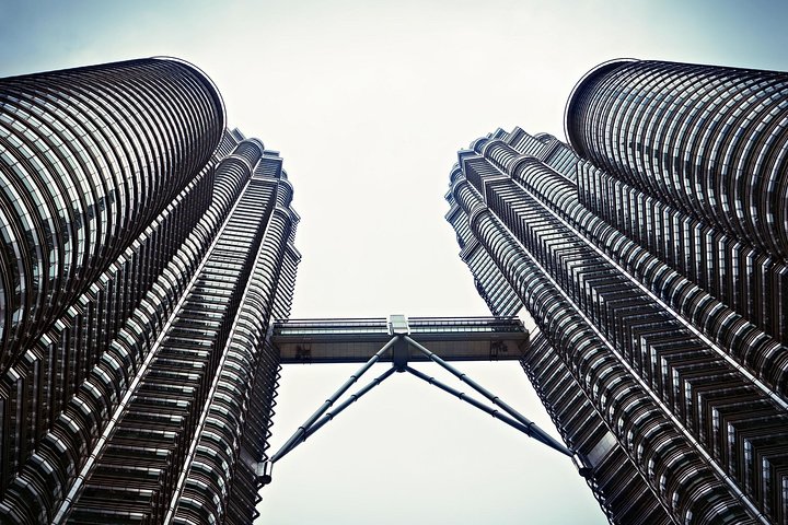 Skip the Line: Petronas Twin Towers Ticket With Skybridge Access