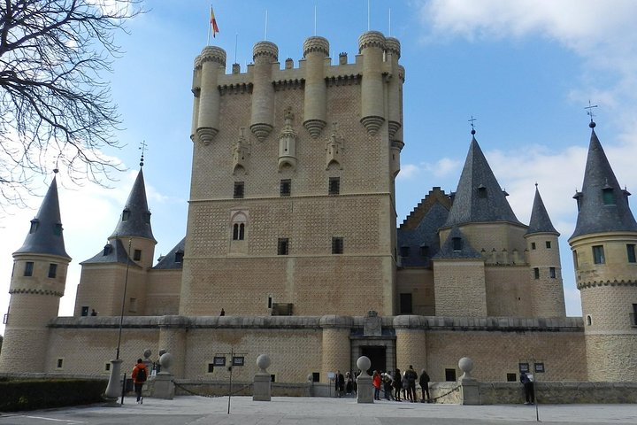 From Madrid: Toledo & Segovia Day Tour with Lunch & Tickets