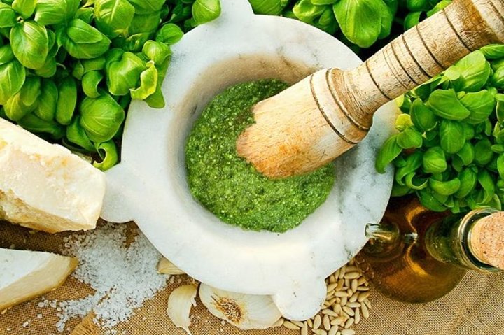 Cinque Terre Pesto Making Class, Boat Tour and Lunch
