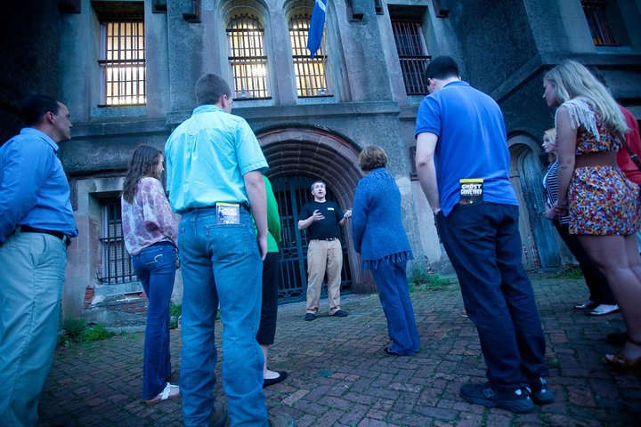 Charleston Haunted Jail Night-Time Walking Tour with Admission to Old City Jail