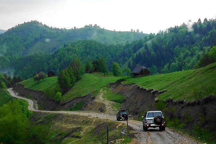 4x4 Nature Tour in Land of Dracula - 1 day