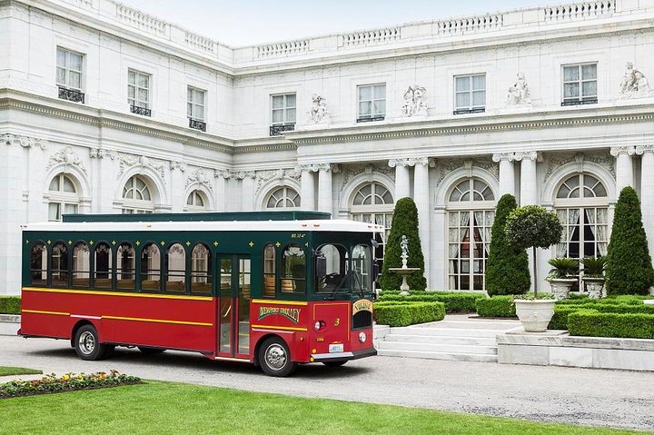 Newport Trolley Tour with Breakers Mansion - Viking Tours