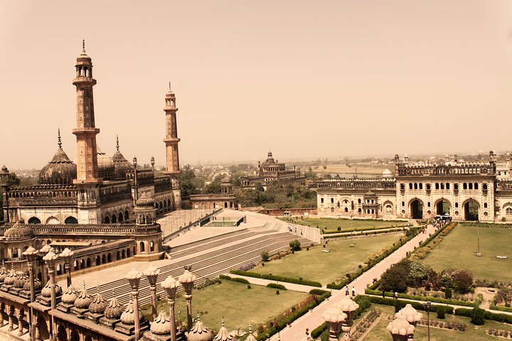 5-Hour Lucknow Sightseeing Tour with Hotel Pickup