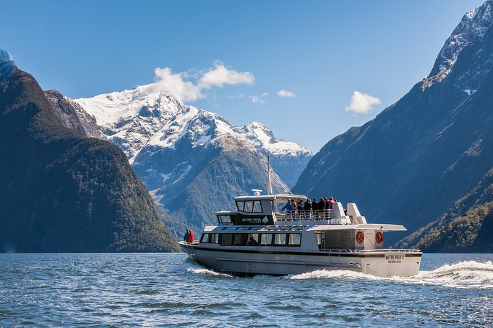 Milford Sound Coach, Cruise and Flight Sightseeing Tour from Queenstown