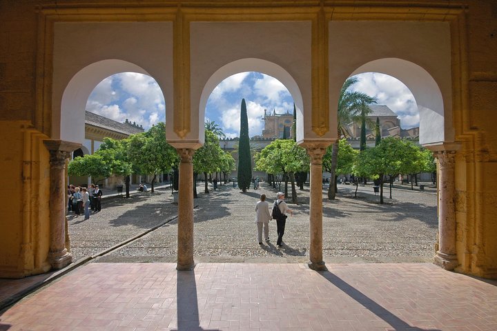 Cordoba Mosque & Jewish Quarter Guided Tour with tickets