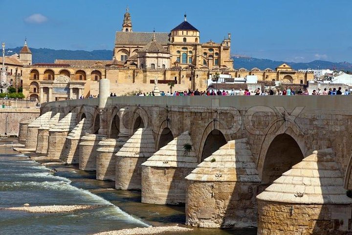 Mosque-Cathedral, Alcazar & Jewish Quarter with Tickets