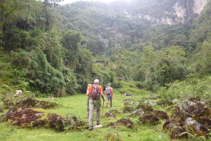 6-Hours Hiking in the Combeima Canyon