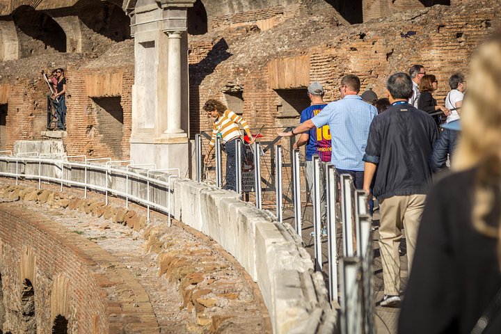 Rome: Colosseum, Roman Forum and Palatine Hill Guided Tour