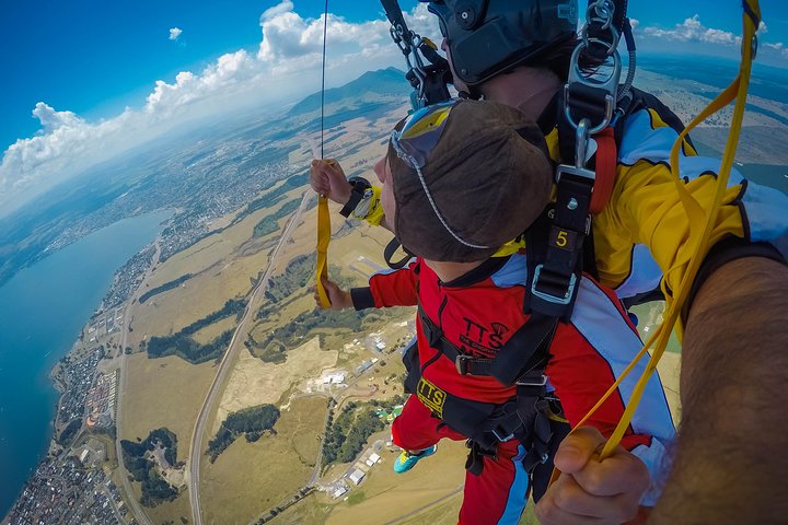 Lake Taupo 12,000-Foot Tandem Skydiving