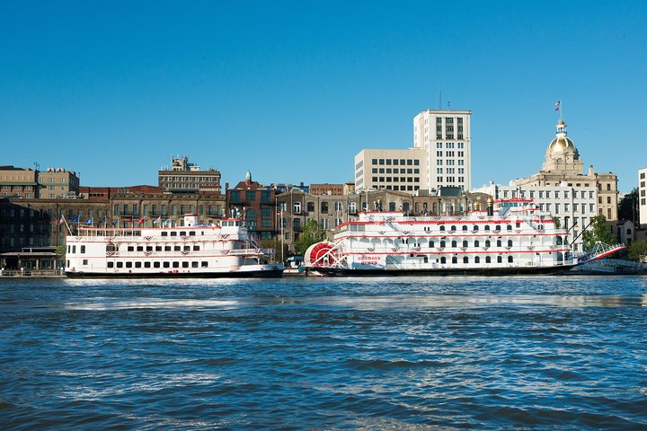 Savannah Land & Sea Combo: City Sightseeing Trolley Tour with Riverboat Cruise