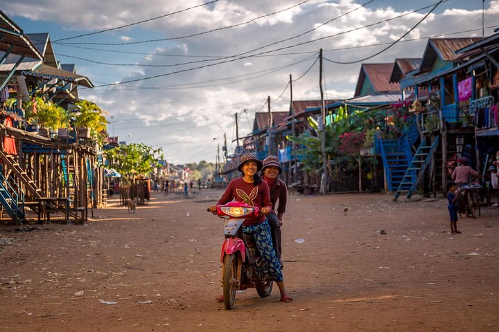 Tonle Sap Lake and Kampong Phluk Village Private Half Day Tour
