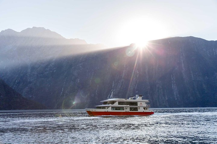 Milford Sound Coach & Cruise ex Te Anau Stunning Views with Lunch