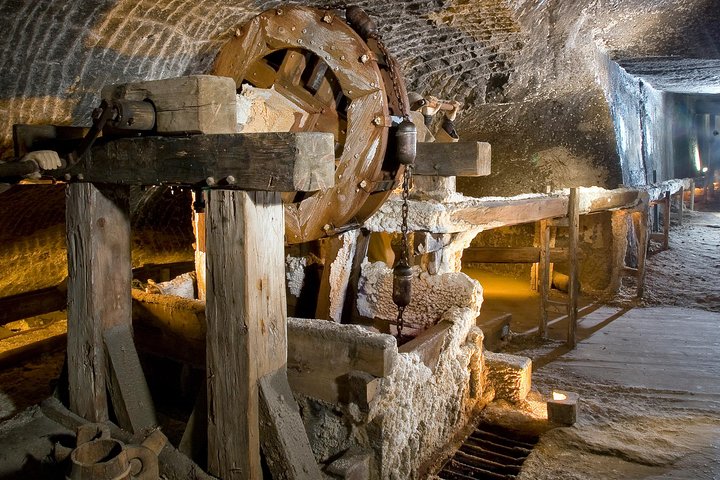 Wieliczka Salt Mine Guided Tour from Krakow with Transport