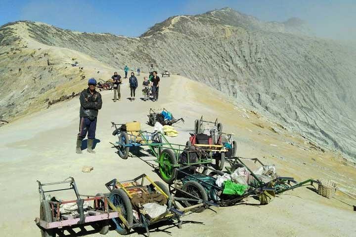 Active Volcanoes Bromo and Ijen - Start Surabaya 3 Days and 2 Nights