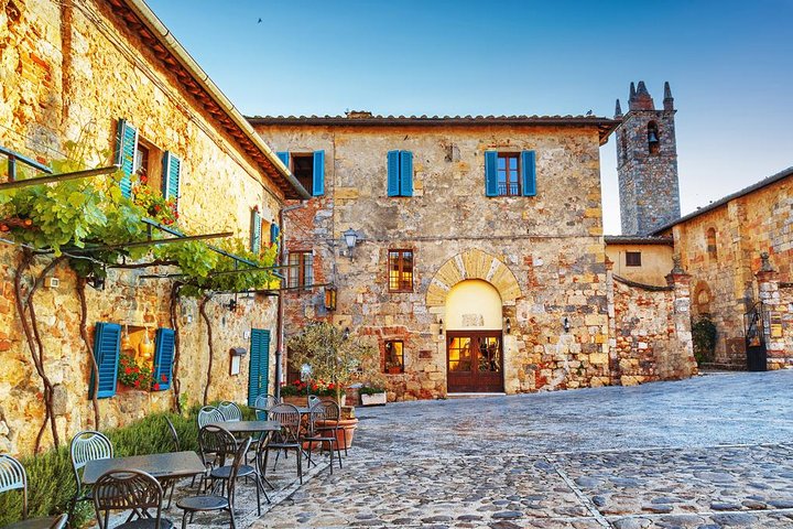 Hidden Castles & Chianti Wine Experience– Small Group
