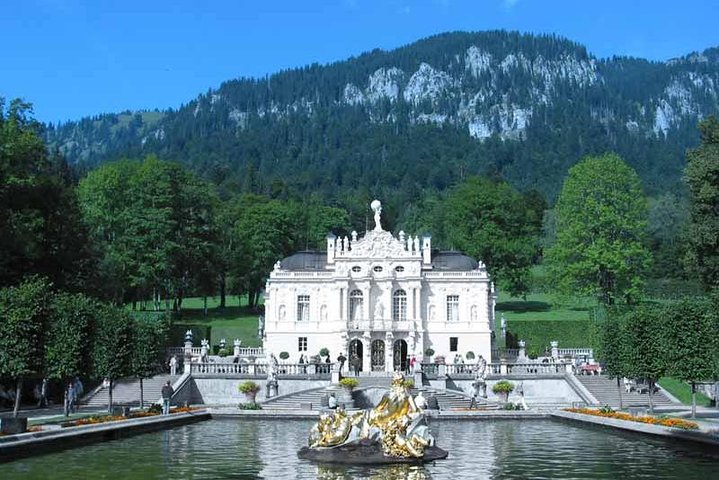 Private Tour to Neuschwanstein Castle & Linderhof from Munich