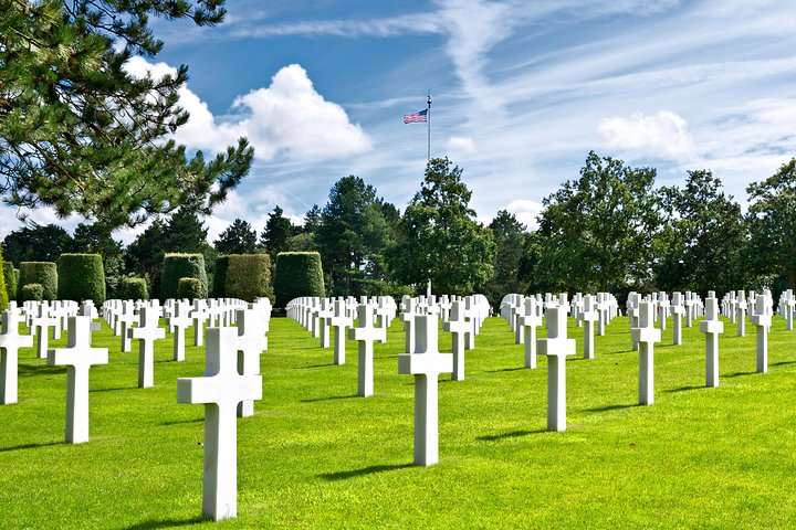 Small Group Guided D-Day Tour and Mémorial de Caen Museum