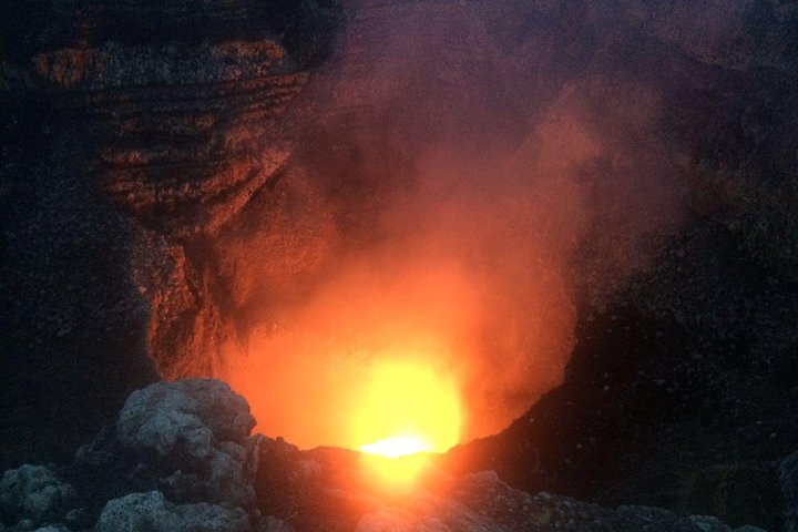 Laguna de Apoyo Day pass plus Masaya Volcano