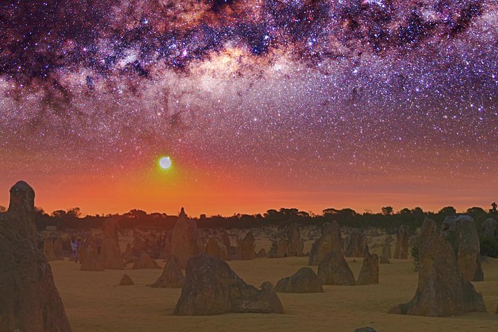 Pinnacles Desert Sunset Dinner and Stargazing Tour