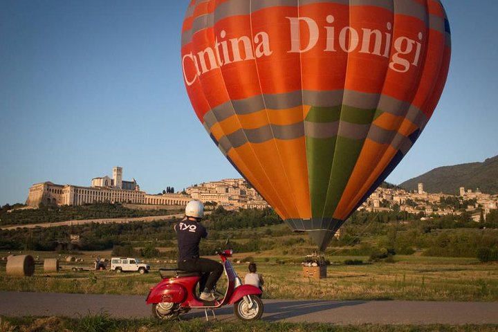 Professional hot air balloon rides at Assisi, Trasimeno in Umbria