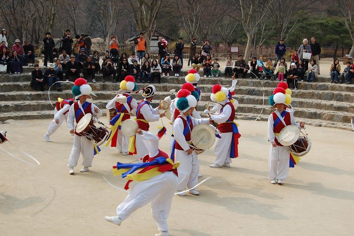 Day Trip to Yongin Daejanggeum and Korean Folk Village from Seoul