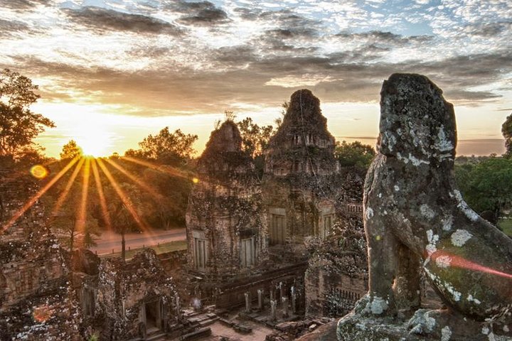 Angkor Wat Sunrise Private Tour with Guide from Siem Reap