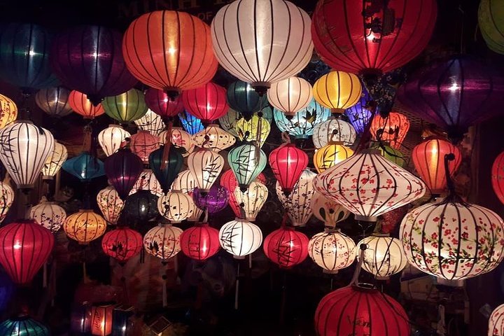 Hoi An Night Market with Hoi an walking Tour , Colourful Lanterns, Boat Ride