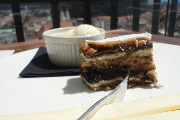Slovenian culinary experience in Ljubljana - small group - tour