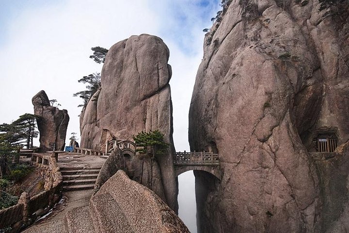 3-Day Yellow Mountains, Hongcun Village and Tunxi Ancient Street Private Tour