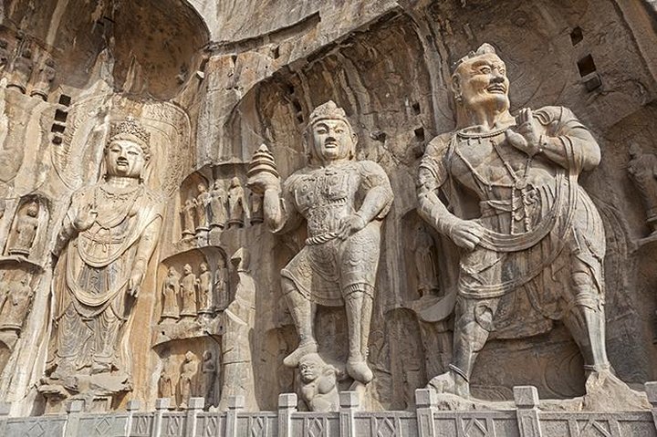 Private Luoyang Day Tour: Longmen Grottoes and White Horse Temple
