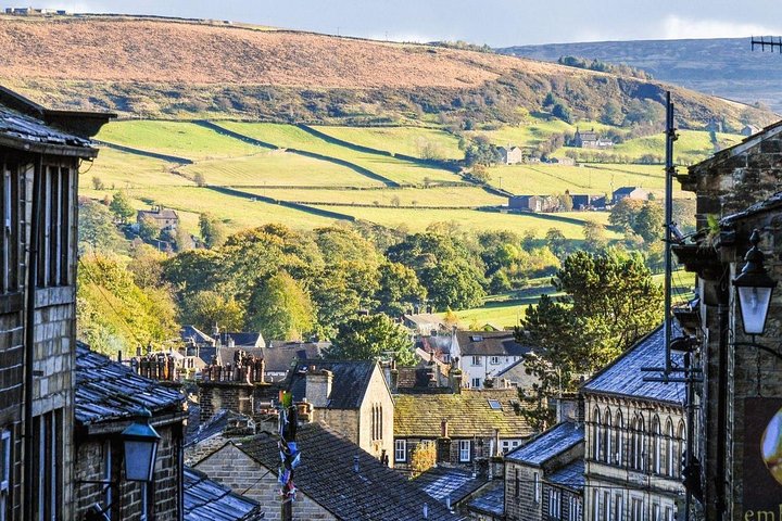 Private Tour - Haworth, Bolton Abbey and Yorkshire Dales Day Trip from Harrogate