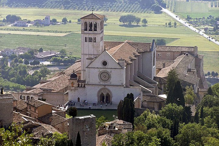 Small Group Tour of Assisi and St. Francis Basilica