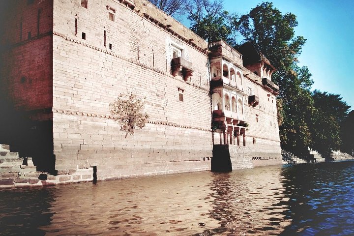 Full-Day Private Guided Chanderi Tour from Orchha with Lunch