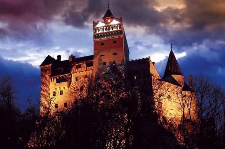 Dracula's Castle, Peles Castle and Brasov Day Trip from Bucharest